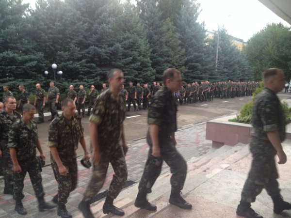 Військовослужбовці Рівного попрощалися із загиблим підполковником Віктором Новіцьким
