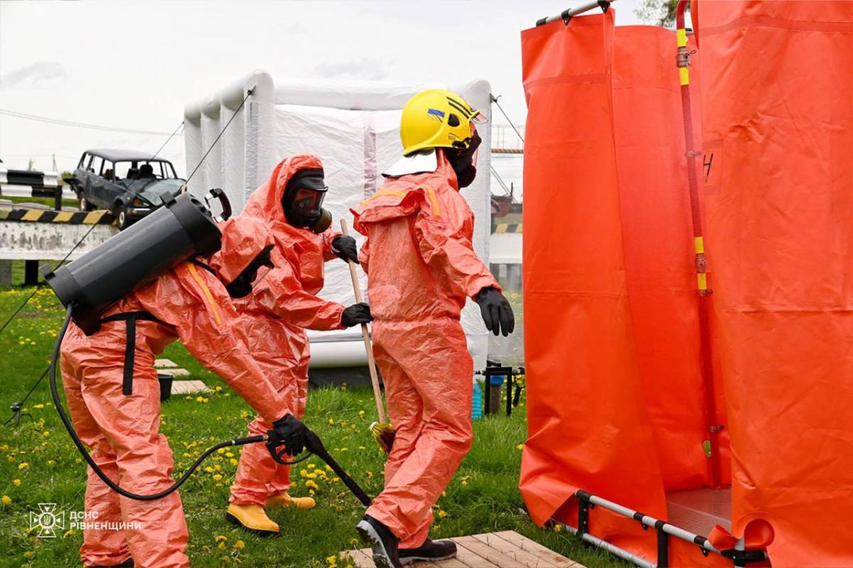 На Рівненщині перевіряли готовність рятувальників до ліквідації можливих радіаційних аварій