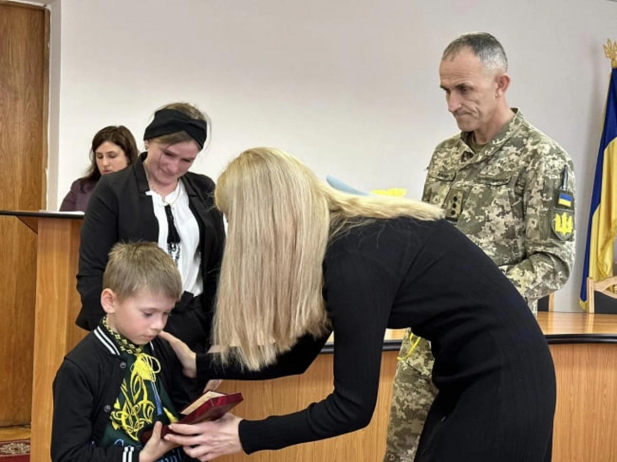 Двох військових із села на півночі Рівненщини посмертно нагородили орденами 
