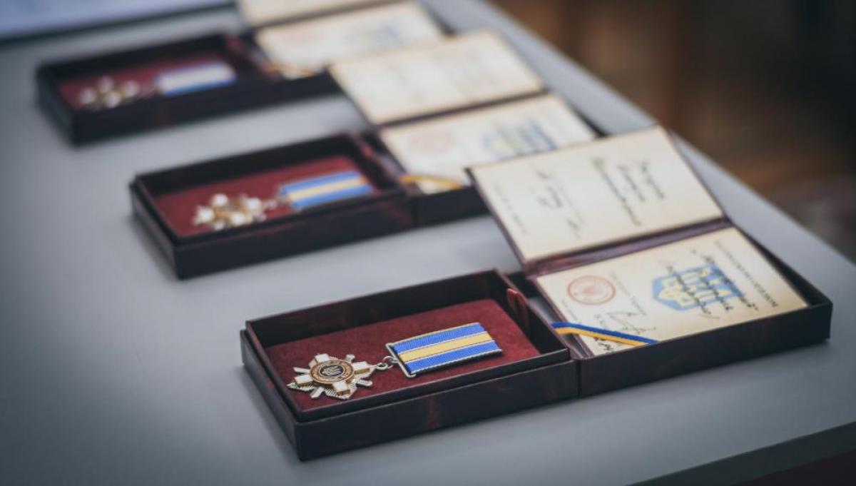 На Рівненщині родини загиблих нацгвардійців отримали ордени «За мужність»