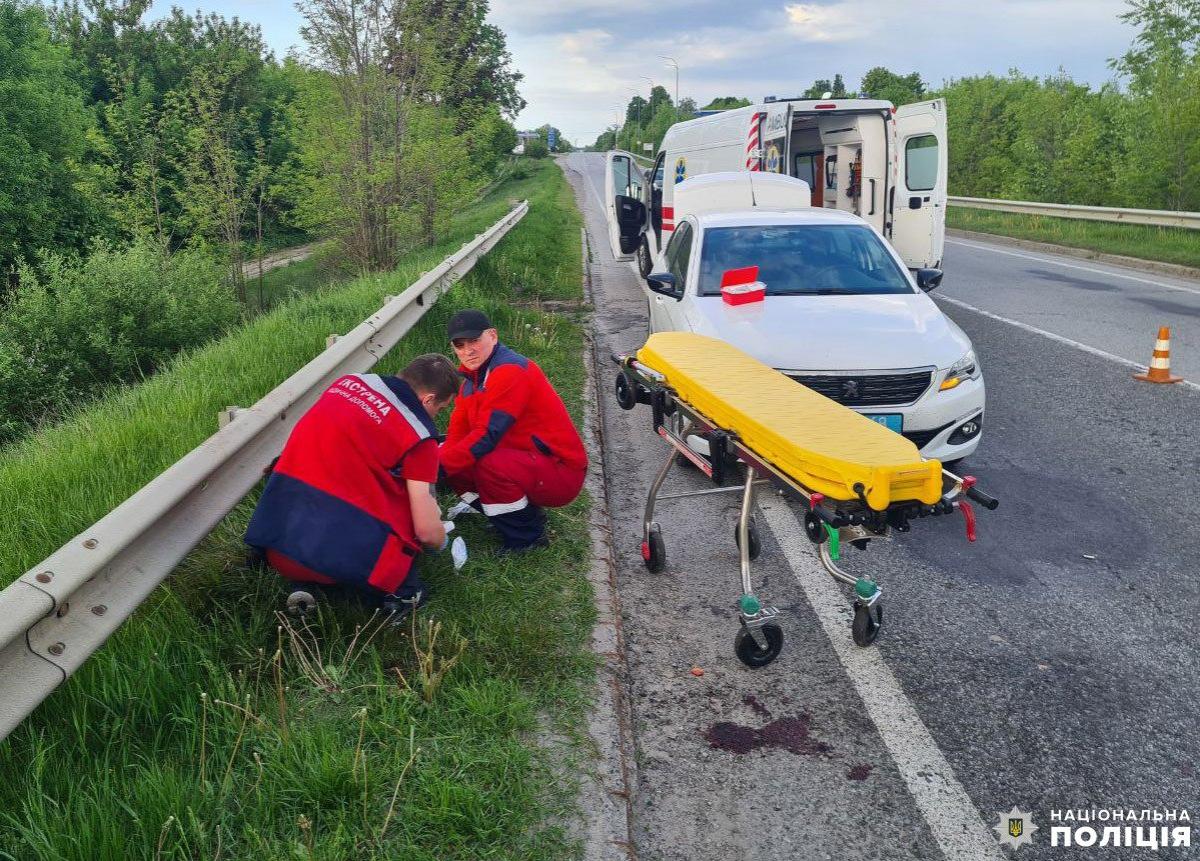 На Рівненщині встановлюють водія, який наїхав на пішохода та зник
