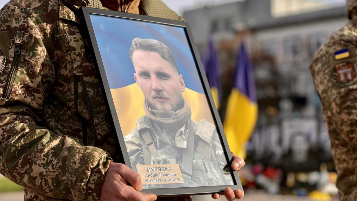 У Рівному попрощалися з полеглим на війні захисником України Андрієм Мулявкою
