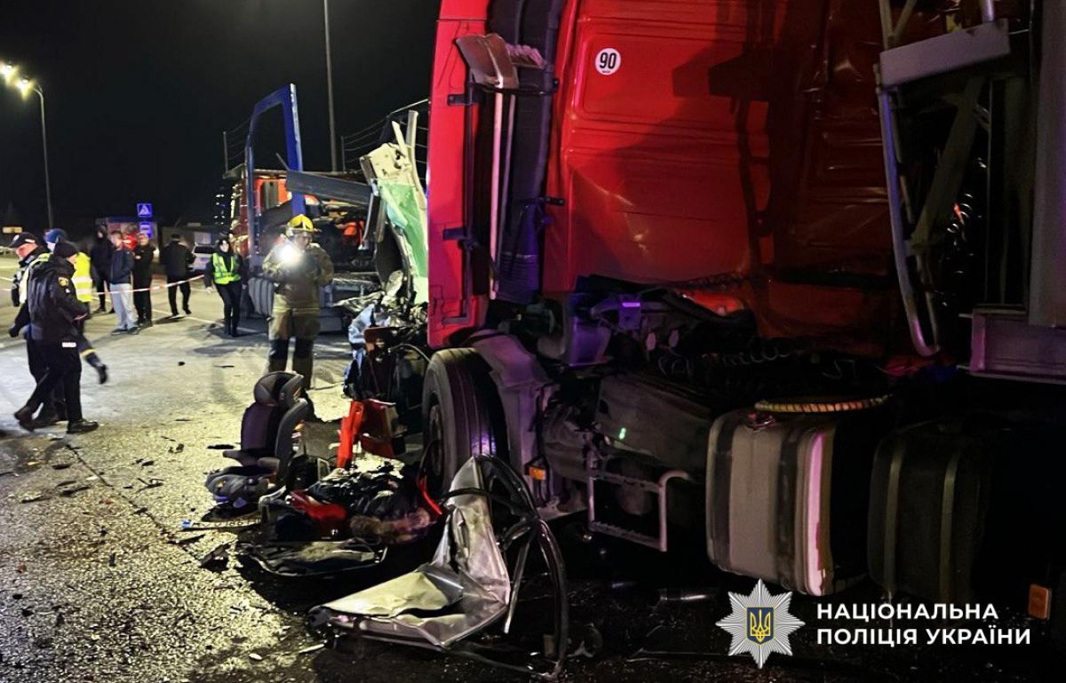 Масштабна ДТП на трасі Київ-Чоп у Дубенському районі: зіткнулися чотири авто