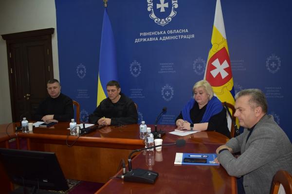 Евакуація з Донеччини триває: громади Рівненщини готують додаткові місця для розміщення ВПО