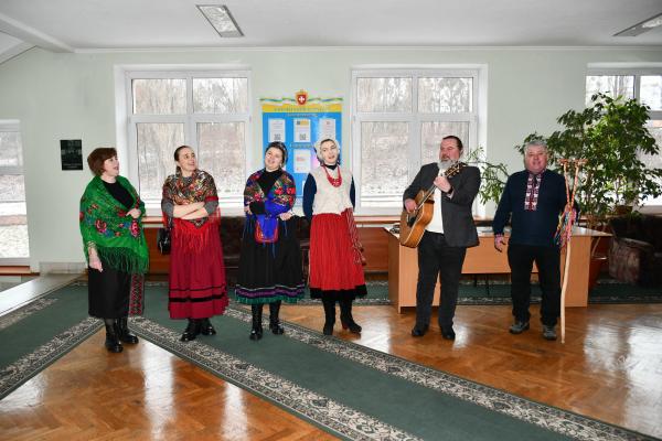 В Рівнеенській обласній раді колядували (ФОТО)