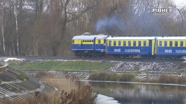 У Рівному стартував перший в історії зимовий сезон дитячої вузькоколійки (ВІДЕО)