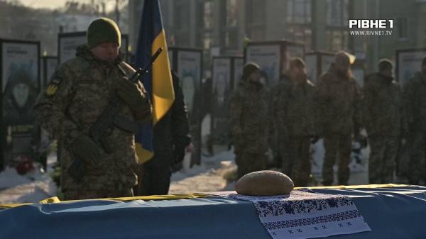 Рівне попрощалося з героєм Михайлом Яворським (ВІДЕО)