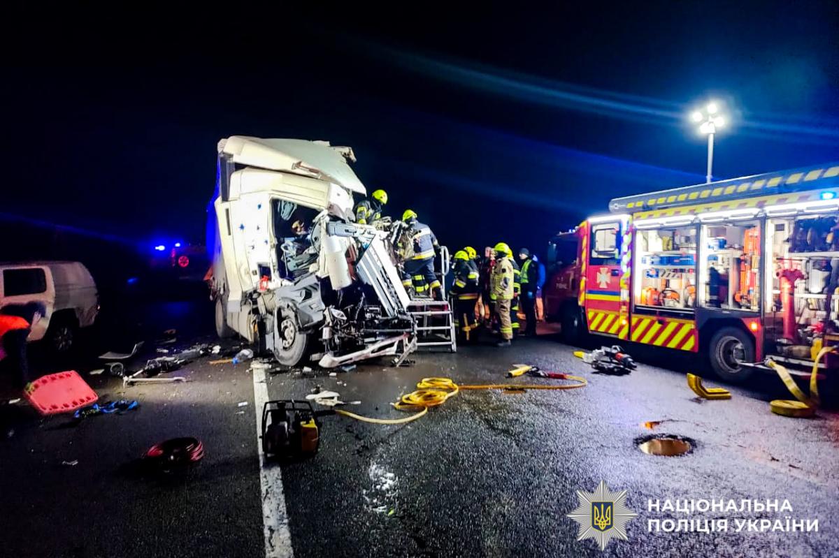 Деталі масштабної ДТП поблизу Квасилова: зіткнулися чотири авто, є загиблий (ФОТО)