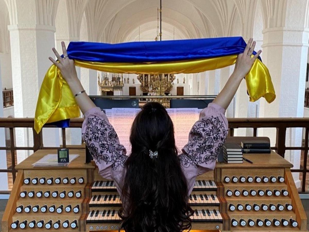 Про рівненську органістку Євгенію Бельмас написало британське видання Organist’s Review