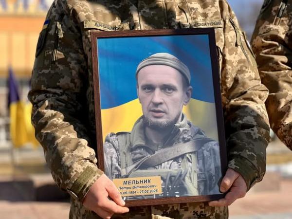 У Рівному сьогодні попрощалися із полеглим на війні захисником (ФОТО)