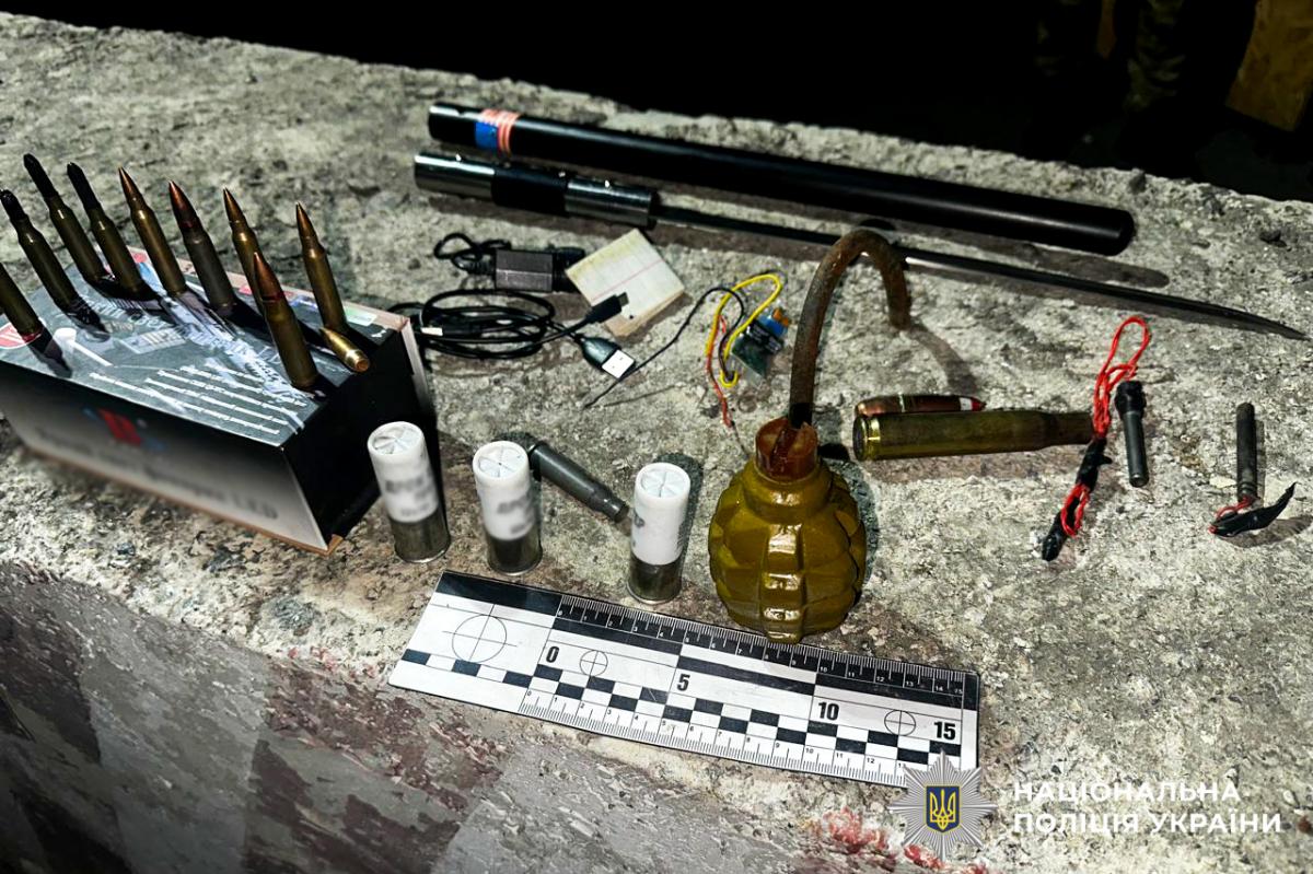 На Сарненщині під час комендантської години зупинили авто з гранатами та FPV-дроном