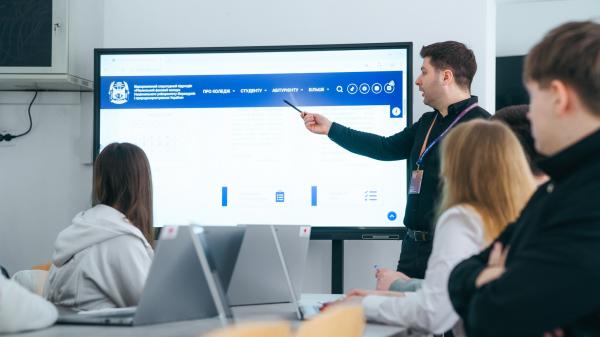 Коледжі Рівненщини отримали сучасну техніку від Японії