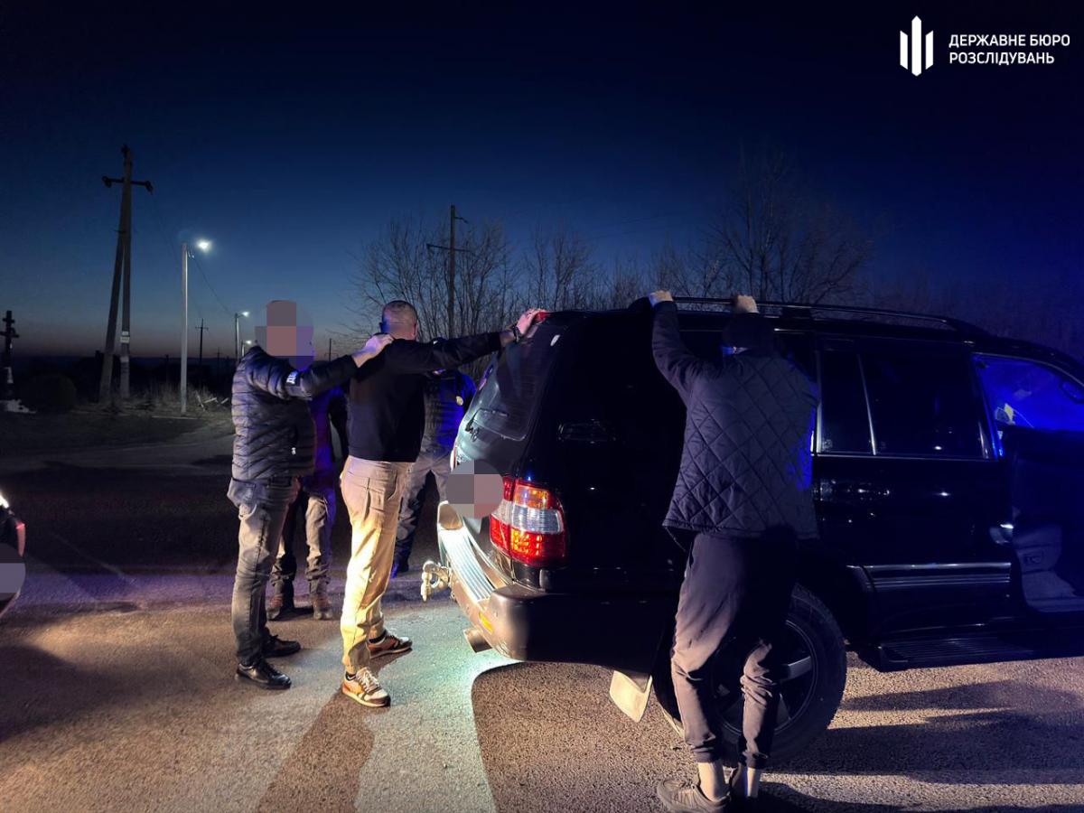 На Рівненщині ДБР викрило схему незаконного вивезення військових із полігону