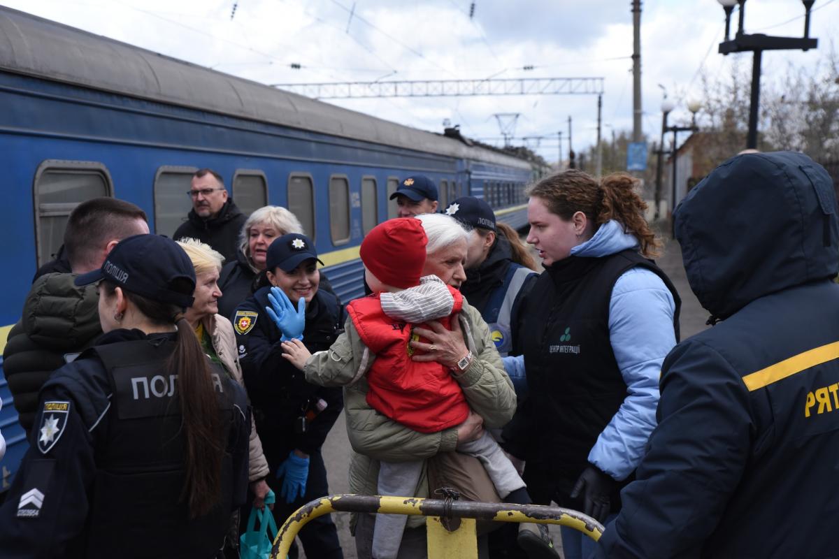 Рівненщина прийняла п’ятий евакуаційний поїзд із Донеччини