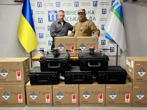 Рівненська громада передала військовим 40 одиниць обладнання