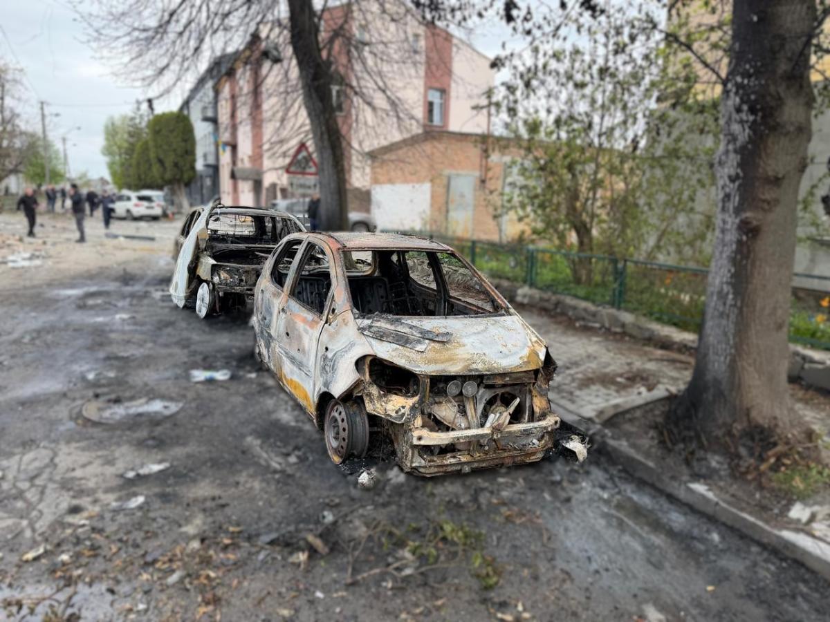 Понад 10 будинків пошкоджено на Рівненщині після атаки: є поранені