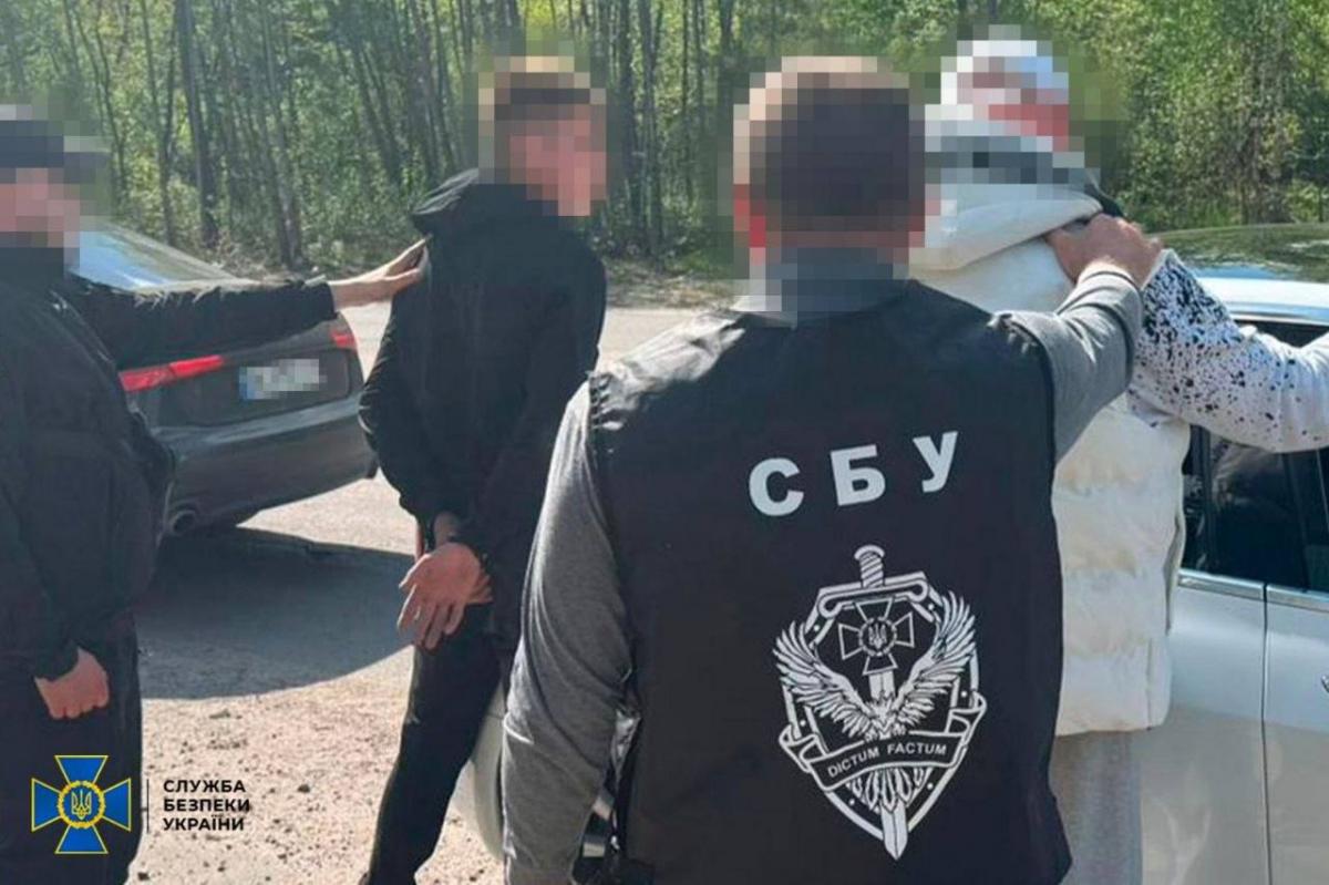 На Рівненщині викрили канал незаконного переправлення ухилянтів за кордон