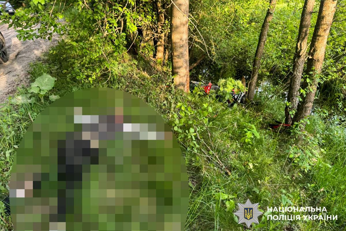 На Рівненщині 17-річний мотоцикліст загинув, врізавшись у дерево