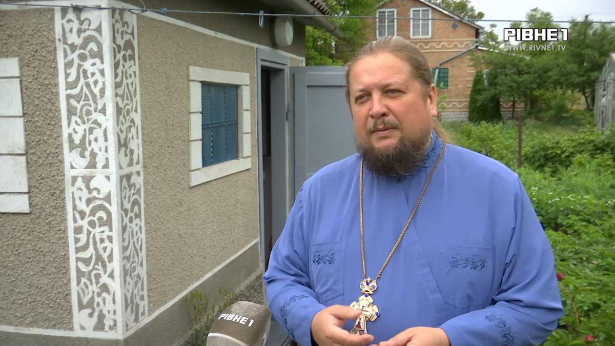 Поблизу Рівного священник виготовляє ладан за афонською технологією (ВІДЕО)