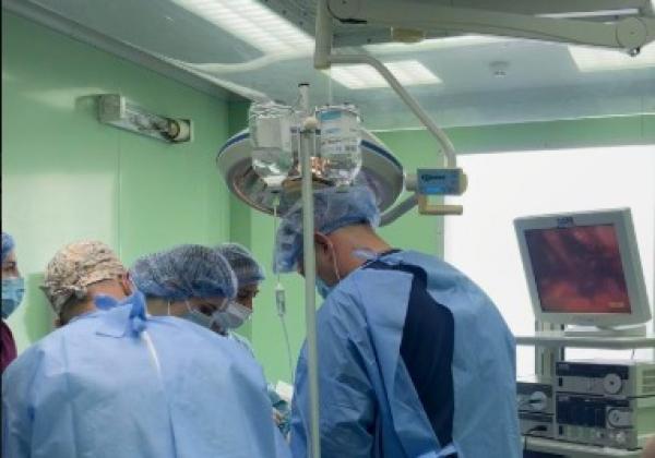 Жінці у Рівному видалили гігантську кісту (ФОТО)