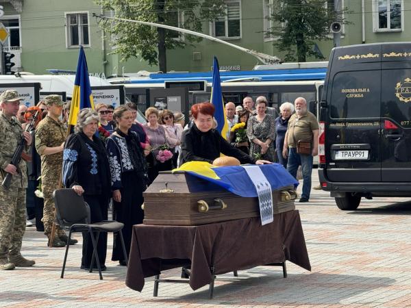 У Рівному попрощалися із двома військовими (ФОТО)