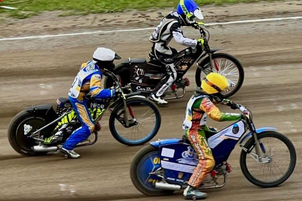 У Рівному відбувся чемпіонат України зі спідвею: на трек вийшли навіть 4-річні спортсмени