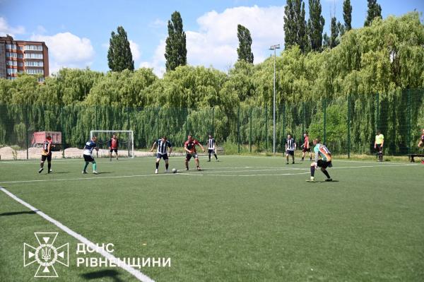 На Рівненщині відбулись змагання з мініфутболу серед рятувальників  (ФОТО)