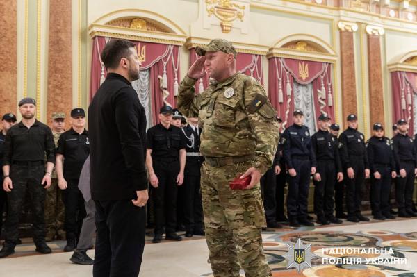 Боєць-поліцейський із Рівненщини, який пережив атаку FPV-дронів, отримав державну нагороду