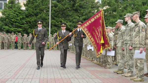 Острозький обласний військовий ліцей отримав першу заявку від дівчини