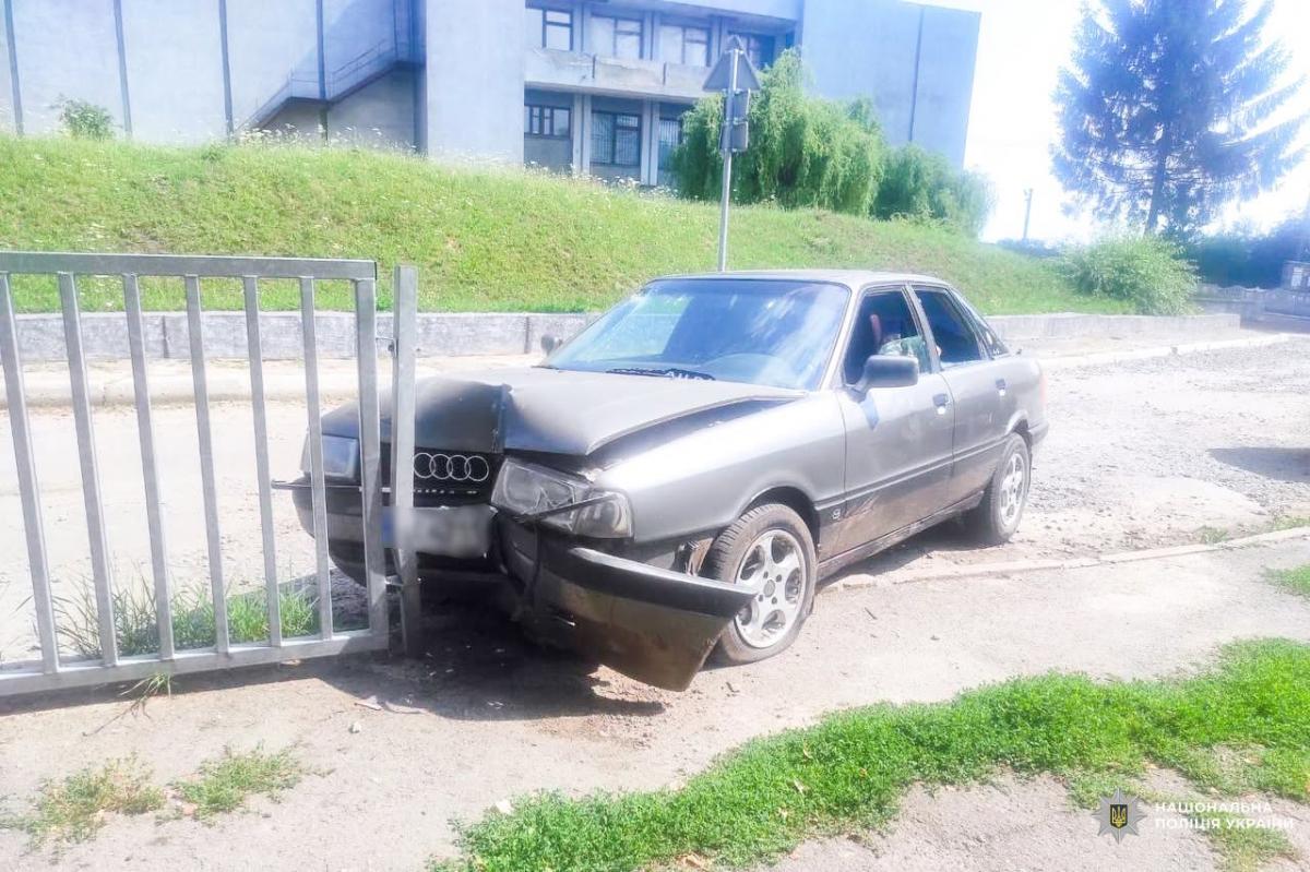 На Рівненщині водій із ознаками сп'яніння після ДТП напав на поліцейську