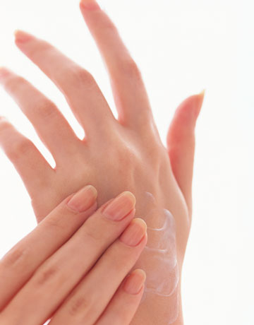 Природні розчини для зволоження шкіри рук: