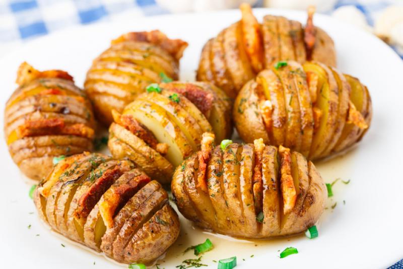 Картопля в мікрохвильовці: найкращі рецепти для приготування швидкого та смачного страви