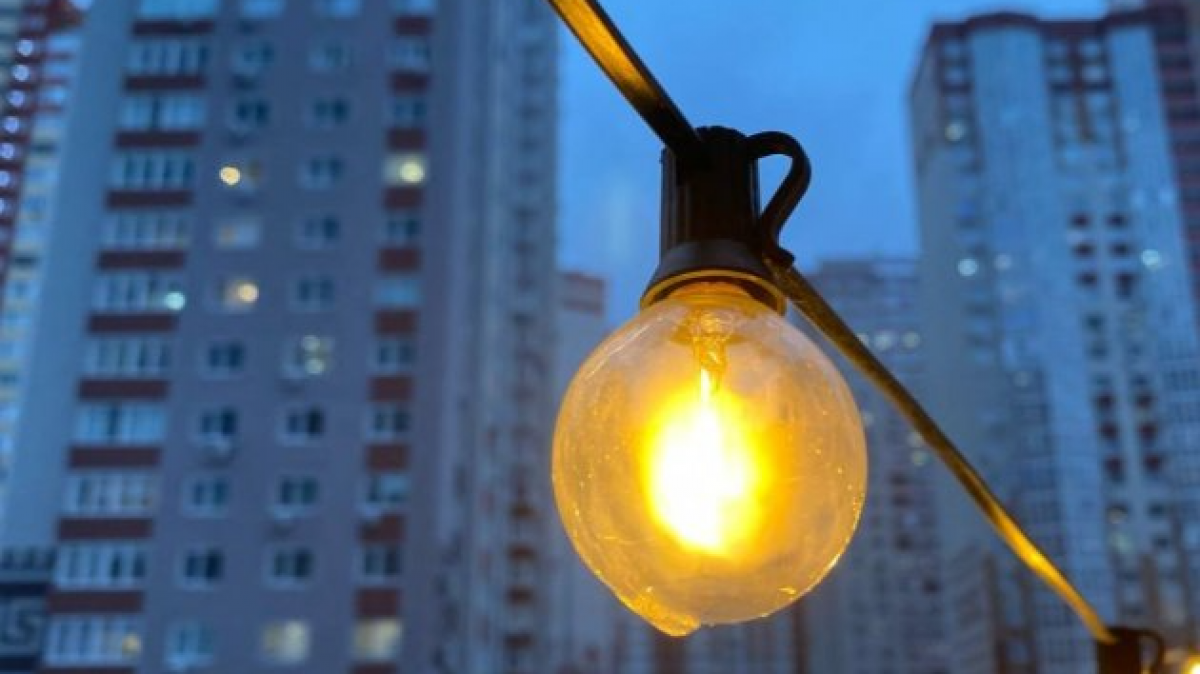 Відключення електроенергії: чи вимикатимуть світло сьогодні на Рівненщині