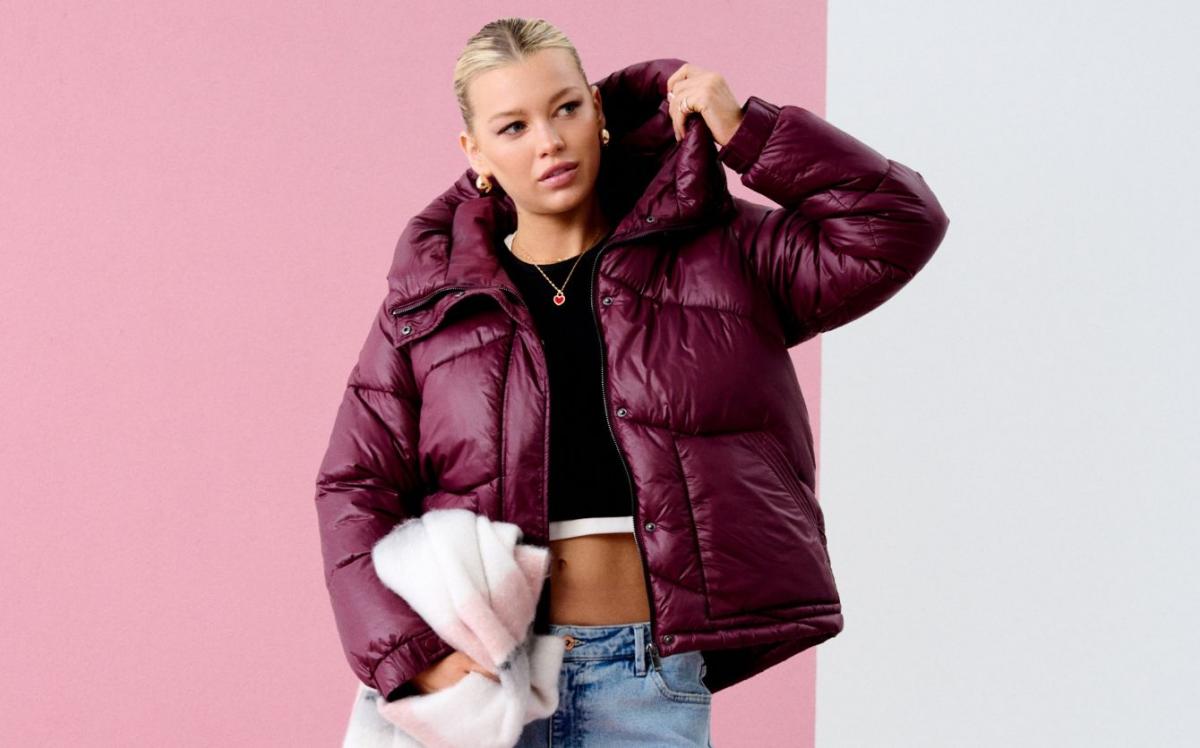 Зимові куртки в капсульному гардеробі – як вибрати модель, яка пасуватиме до всього?