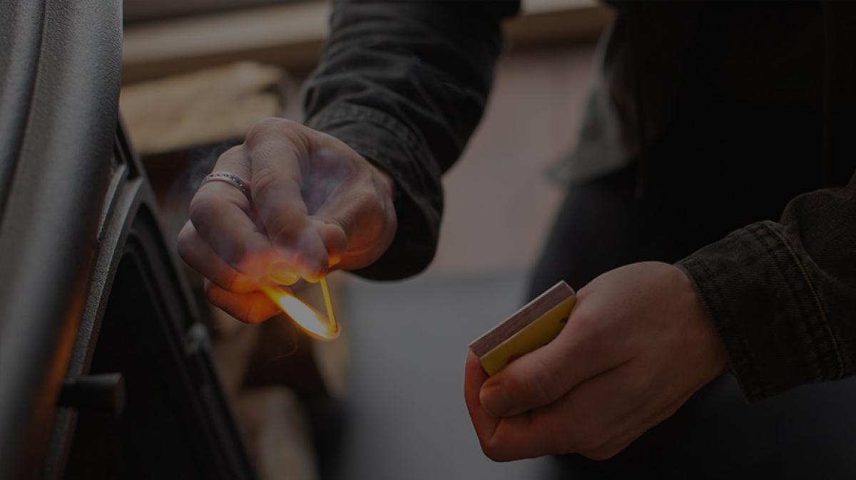 Небезпечний розпал печі: на Варашчині чоловік отримав тяжкі опіки