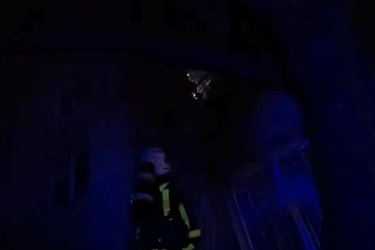 У Рівному під час нічної пожежі в багатоповерхівці загинув чоловік (ВІДЕО)