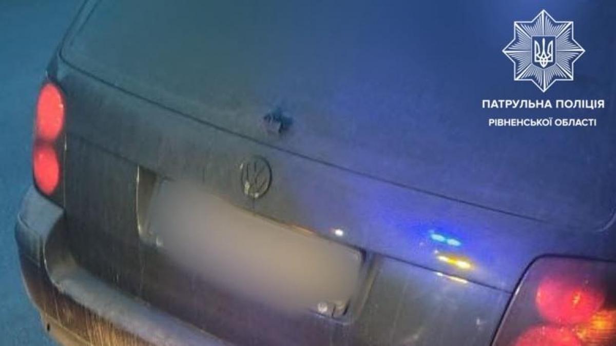 Нетверезі та без прав: патрульні Рівненщини склали адмінпротоколи на водіїв