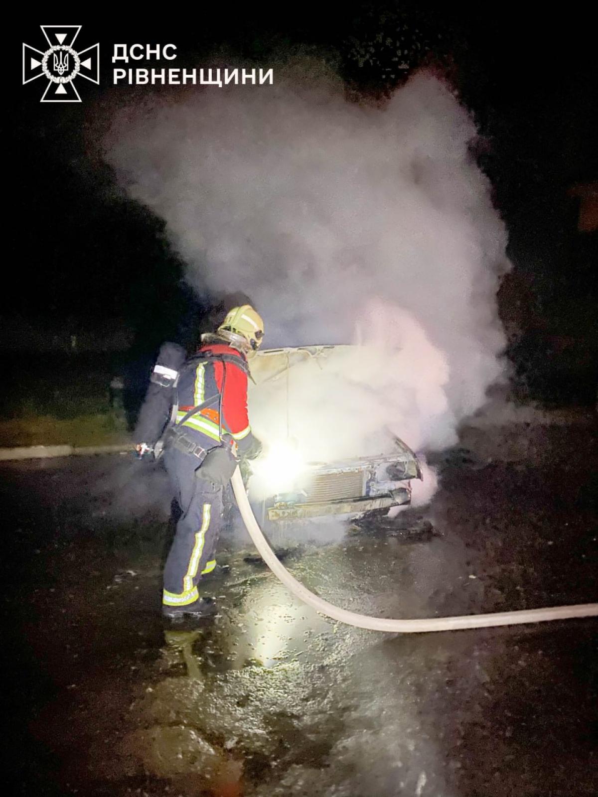 У Володимирці горів легковий автомобіль