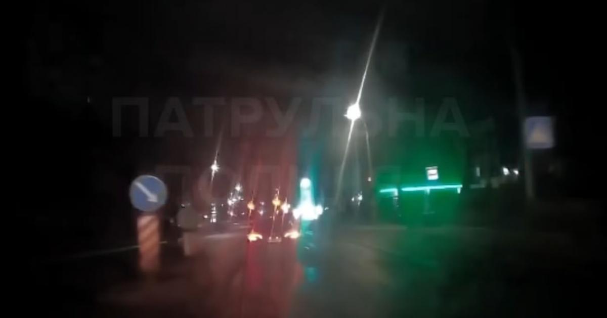 Нічна втеча у Рівному: водій Tesla з ознаками сп’яніння тікав від патрульних