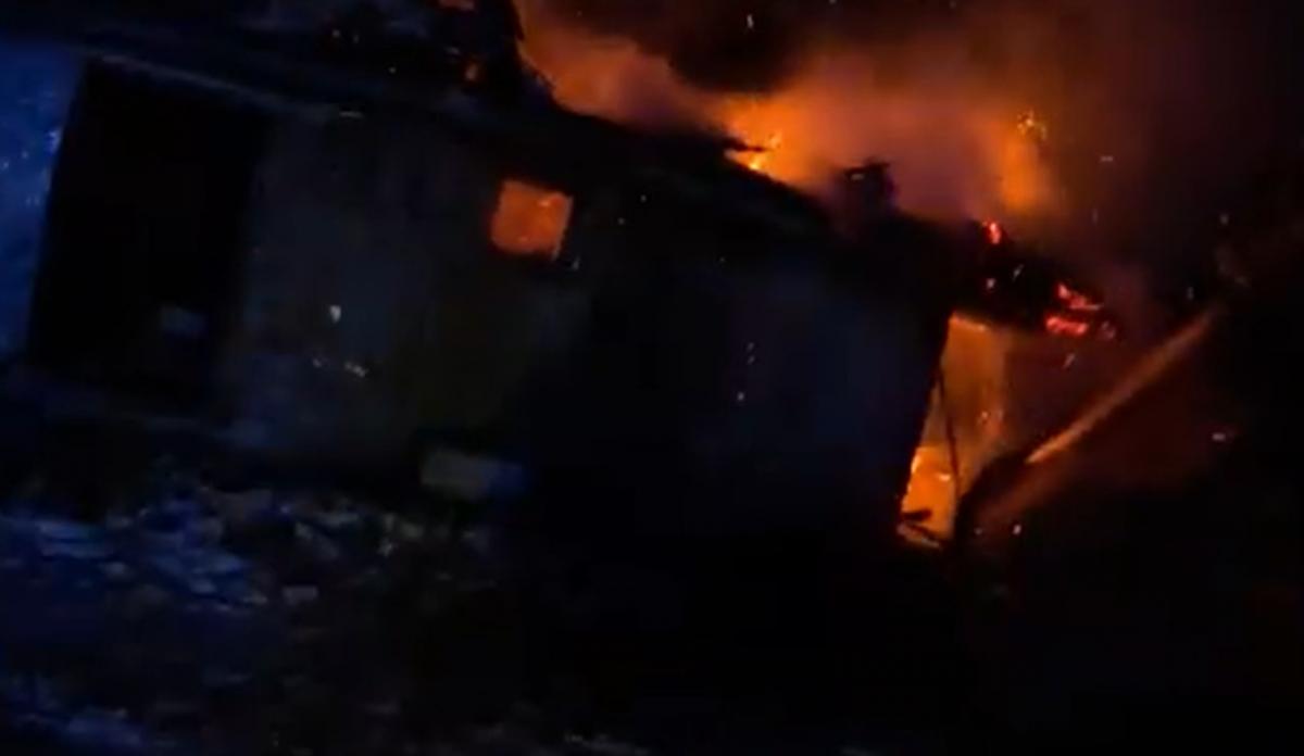 У селі Гірники на Дубенщині ліквідували пожежу в господарській будівлі