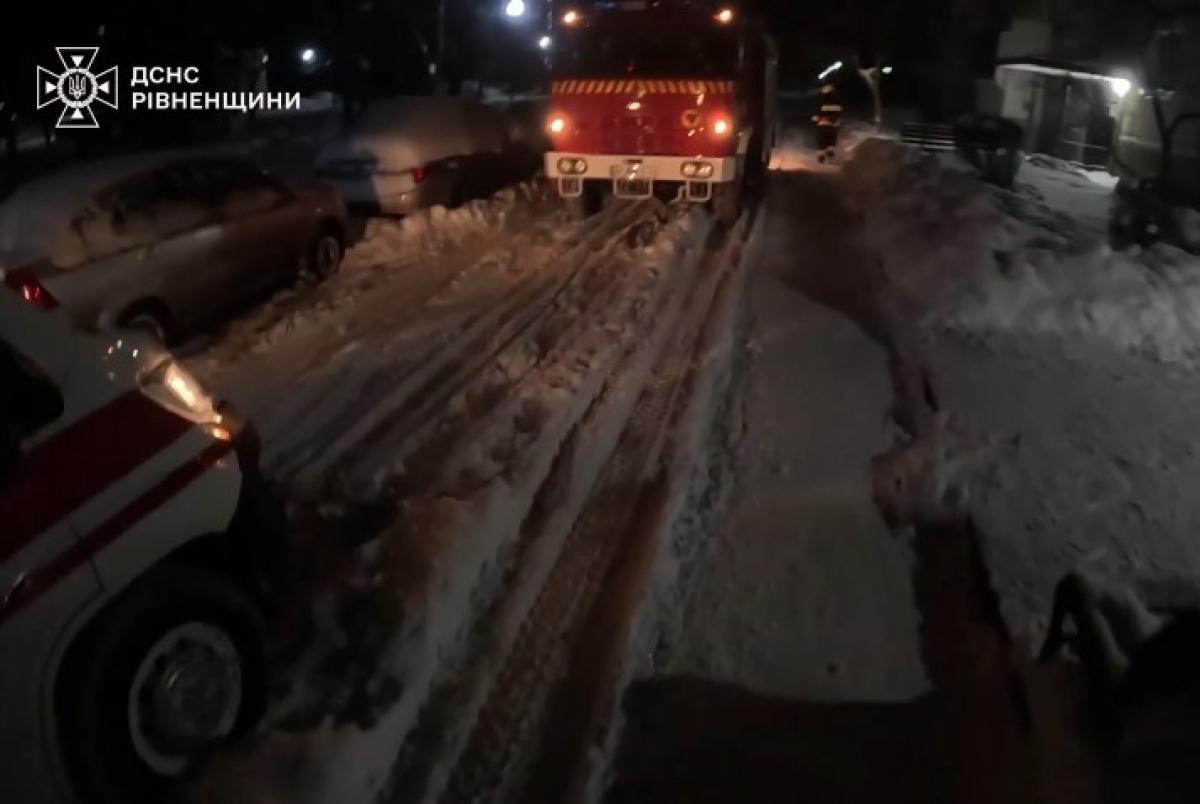 У Вараші рятувальники допомогли витягнути 