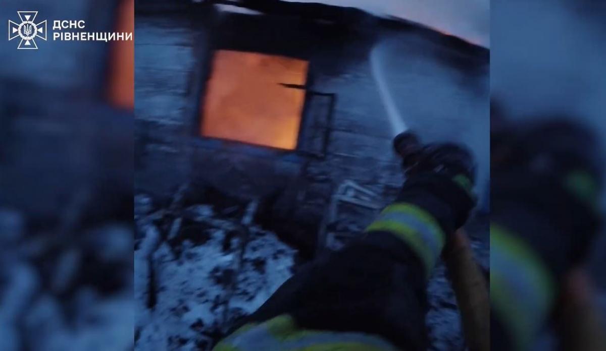 У селі Котів на Рівненщині вогонь знищив житловий будинок (ВІДЕО)