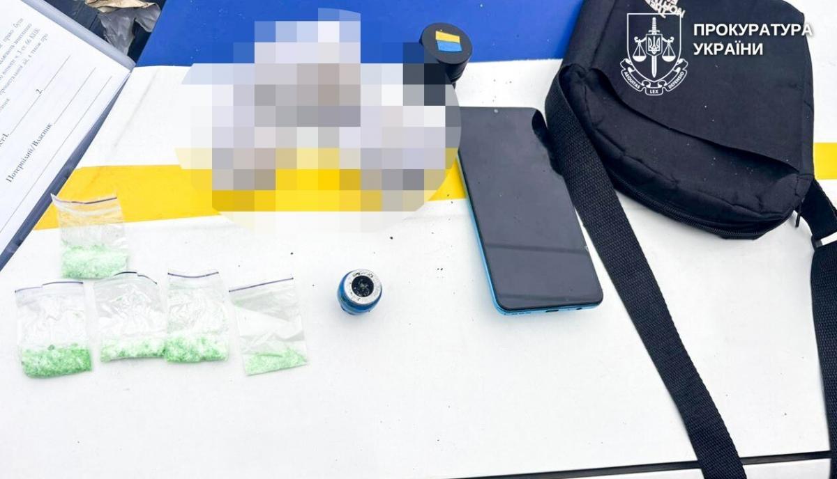 У Рівному затримали збувача психотропів з Житомирщини: прокуратура оскаржує домашній арешт