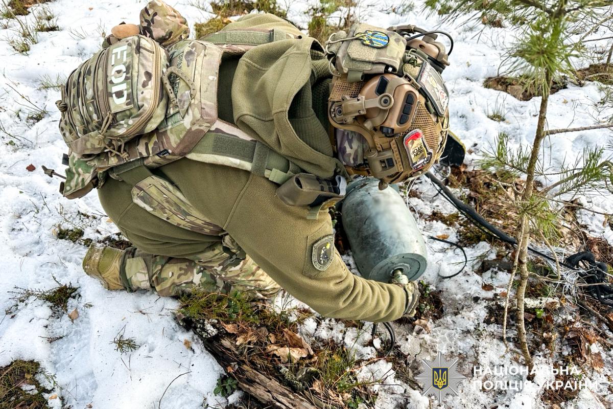 На Рівненщині вибухотехніки знешкодили нерозірвану частину БпЛА