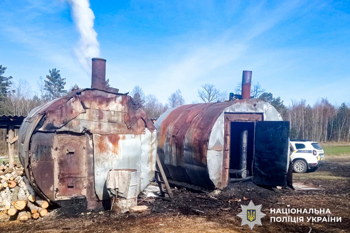 На Березнівщині чоловік незаконно виготовляв деревне вугілля