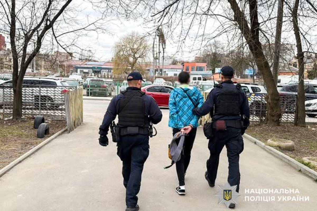 Пограбування на ринку Рівного: підозрюваний перевдягнувся, щоб уникнути викриття