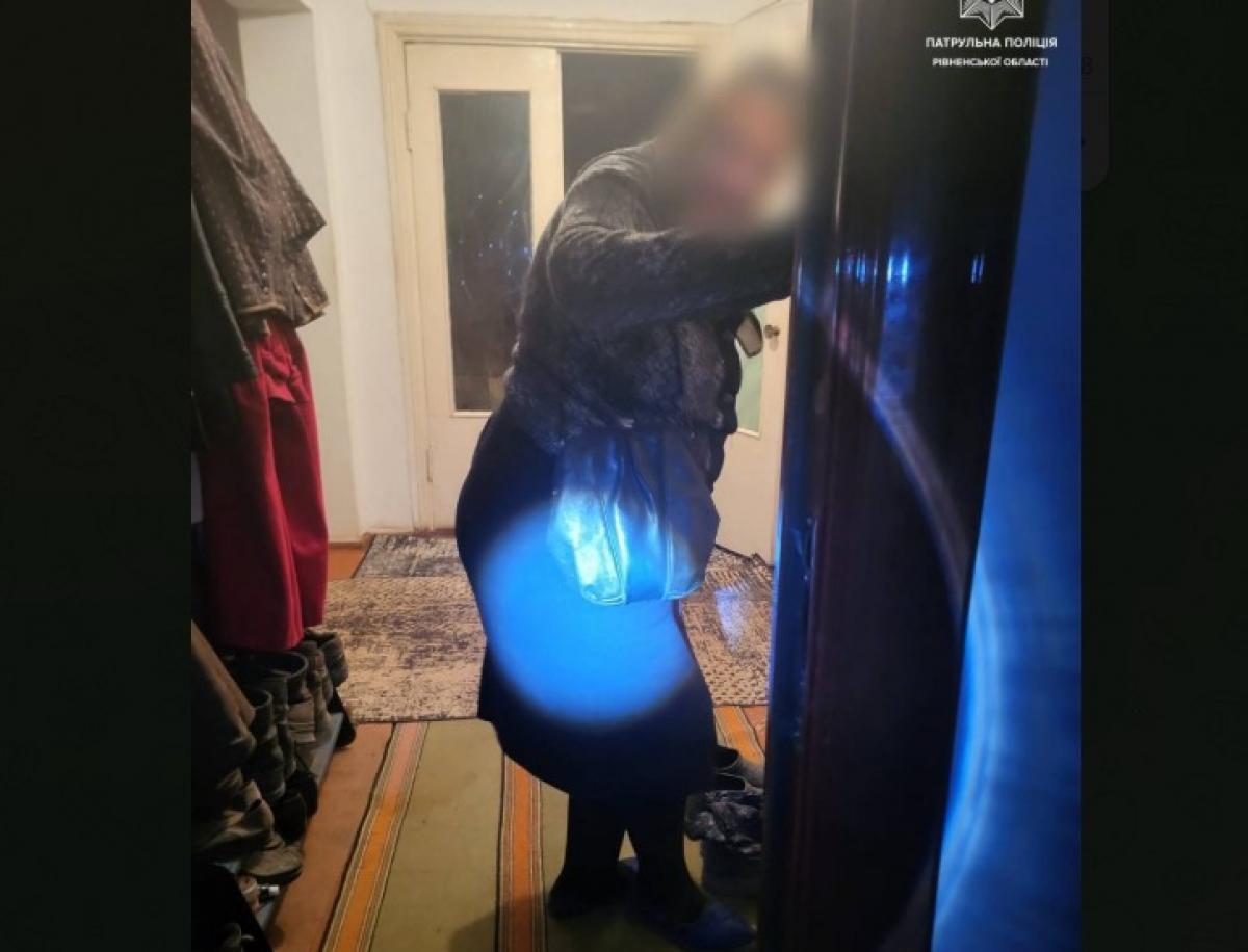 Патрульні повернули додому жінку, яка загубилася 