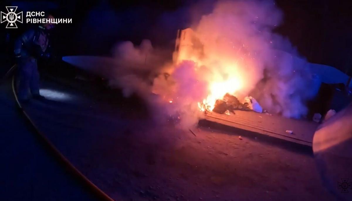 Рятувальники 15 разів за добу гасили пожежі сухостою на Рівненщині (ВІДЕО)