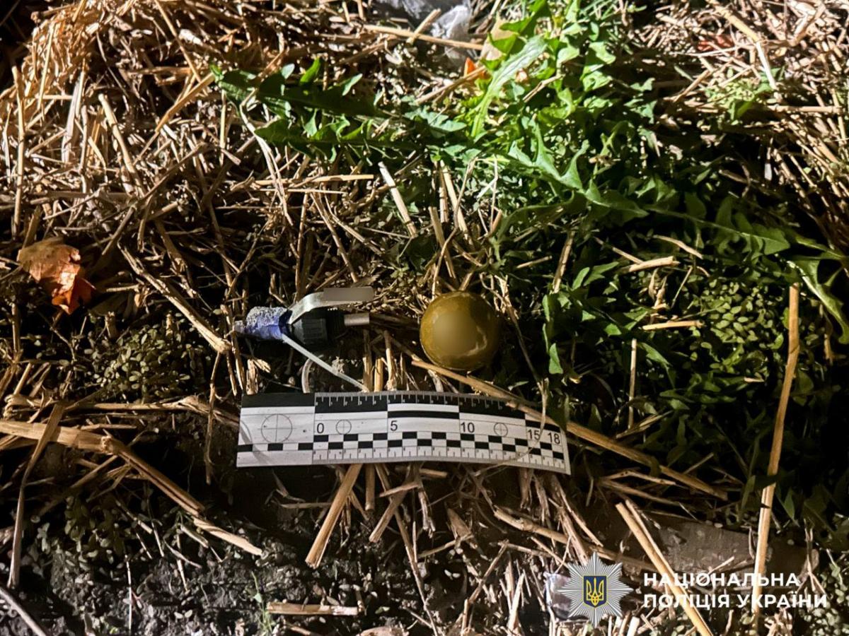 Висмикнув чеку з гранати та погрожував вибухом: жителю Рівненського району слідчі повідомили про підозру