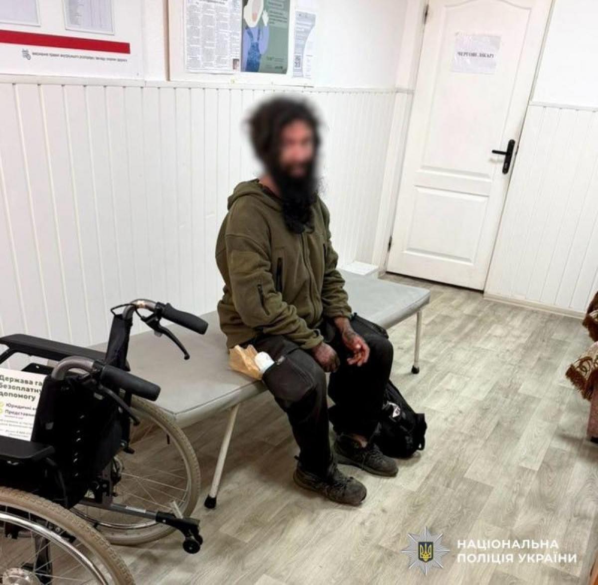 Ударив чоловіка каменем: у Рівному поліцейські доставили правопорушника до спецзакладу